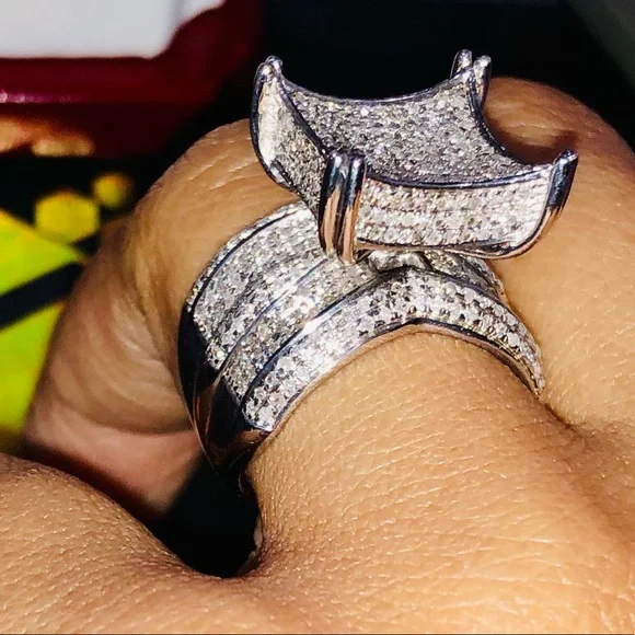 Real diamond women head turner ring free appraisal and posh authenticity incl. - Picture 2 of 7